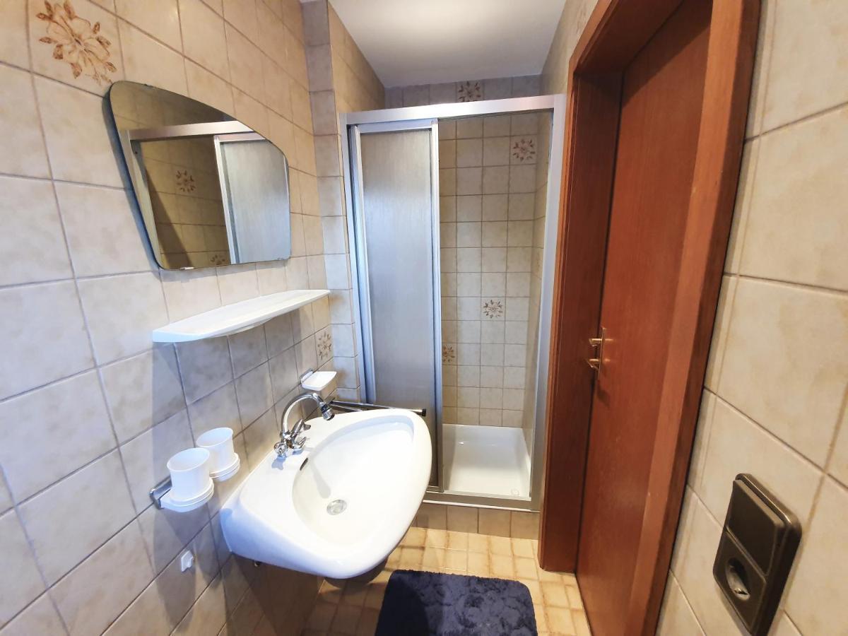Ferienwohnung Kroell Цел ам Цилер Екстериор снимка